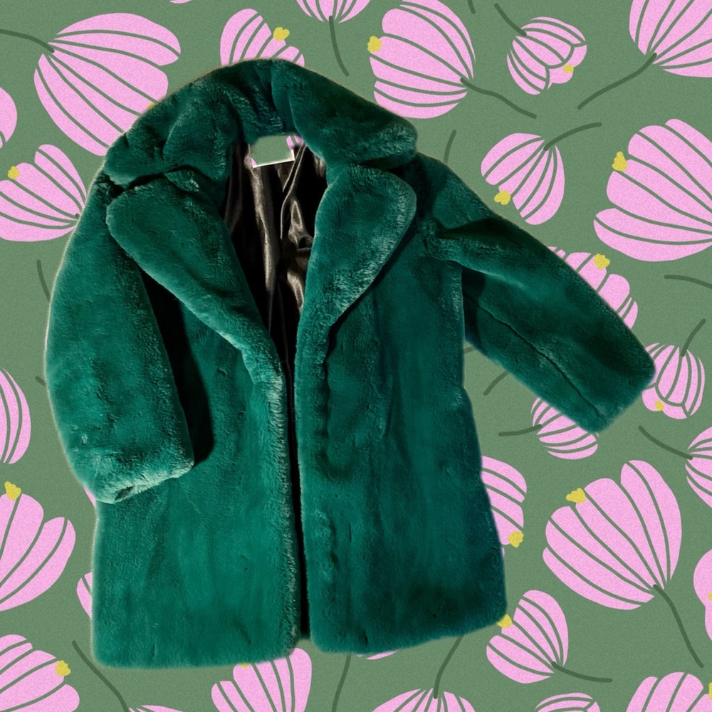 Emerald green faux fur coat, super soft and warm!🫒☃️